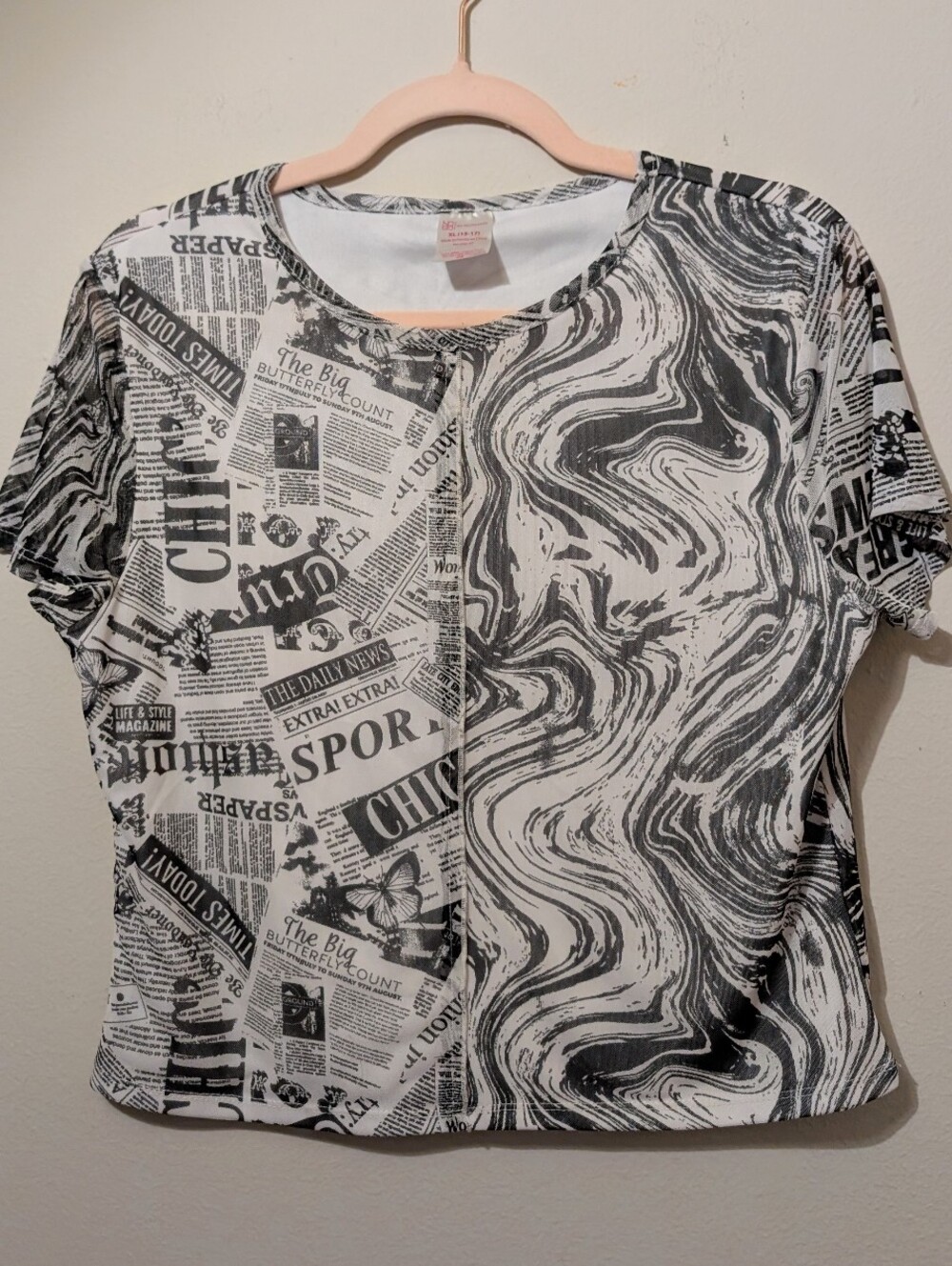 Trippy Newspaper Black and White Crop Top T-Shirt Mesh No Boundaries Size XL